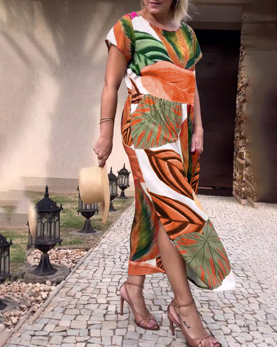 Klänning med kort ärm med bladtryck