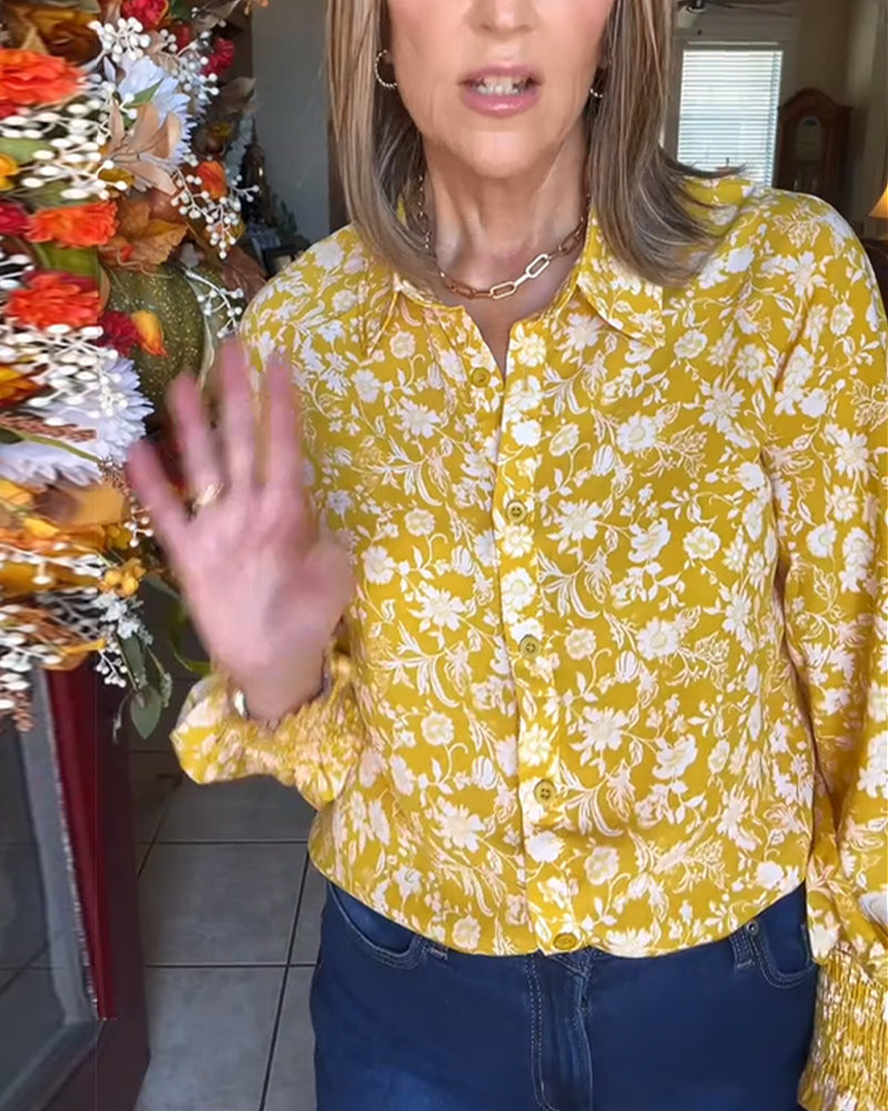 Blus Med Retro Knapp Detaljer Och Små Florala Tryck