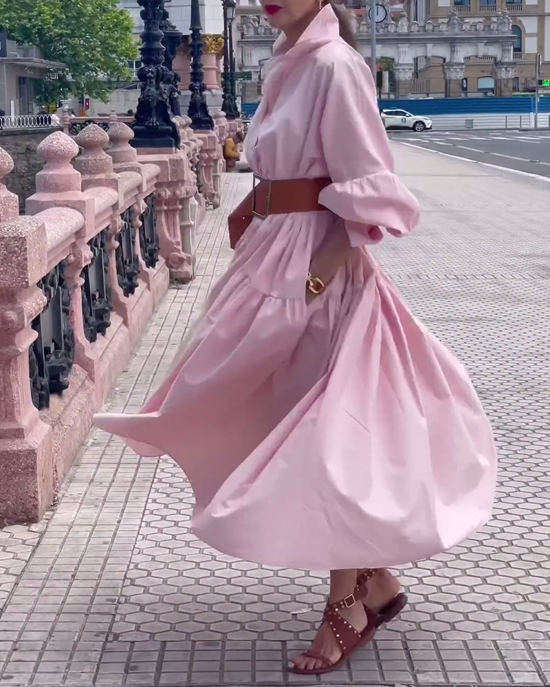 Enfärgad klänning med en hel kjol