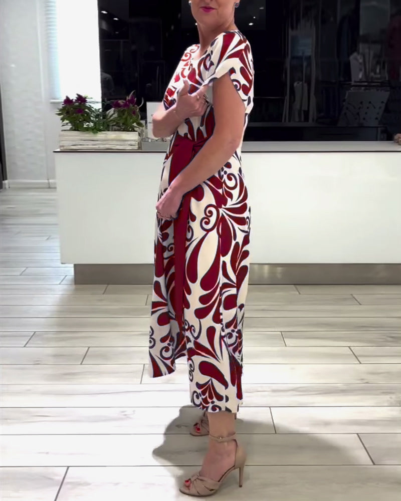 Elegant kortärmad klänning med kontrasttryck