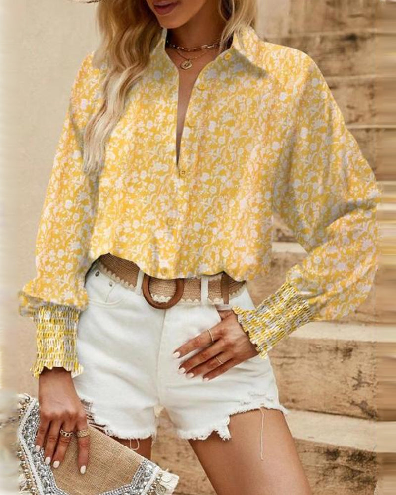 Blus Med Retro Knapp Detaljer Och Små Florala Tryck