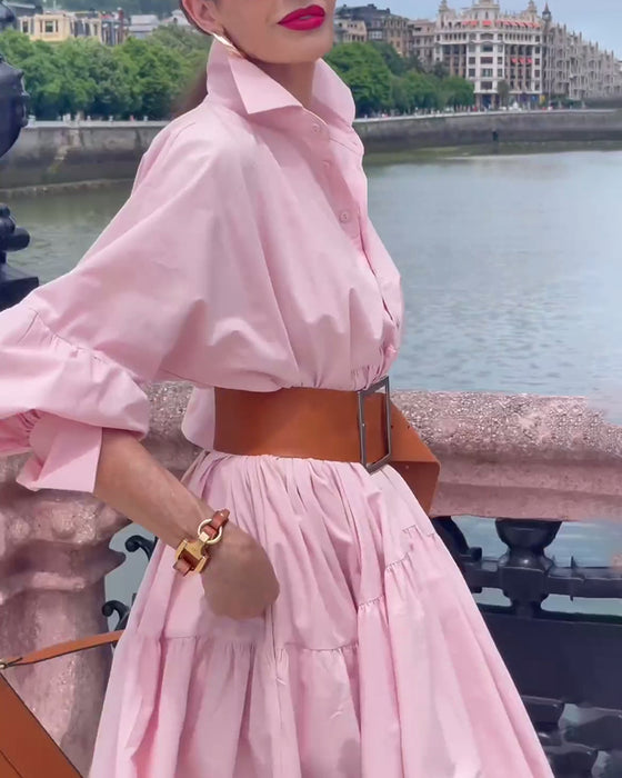 Enfärgad klänning med en hel kjol