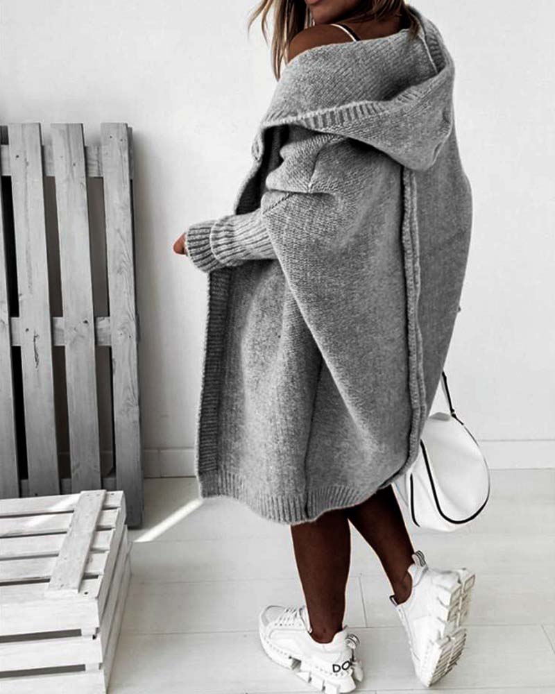 Enkel kofta med fladdermushuva i enfärgad färg