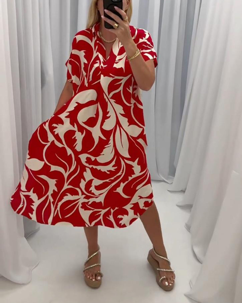 Fritidsklänning med slits i kontrasttryck