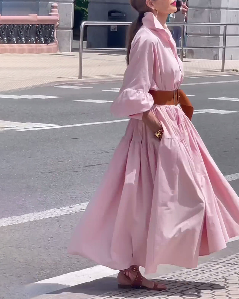 Enfärgad klänning med en hel kjol