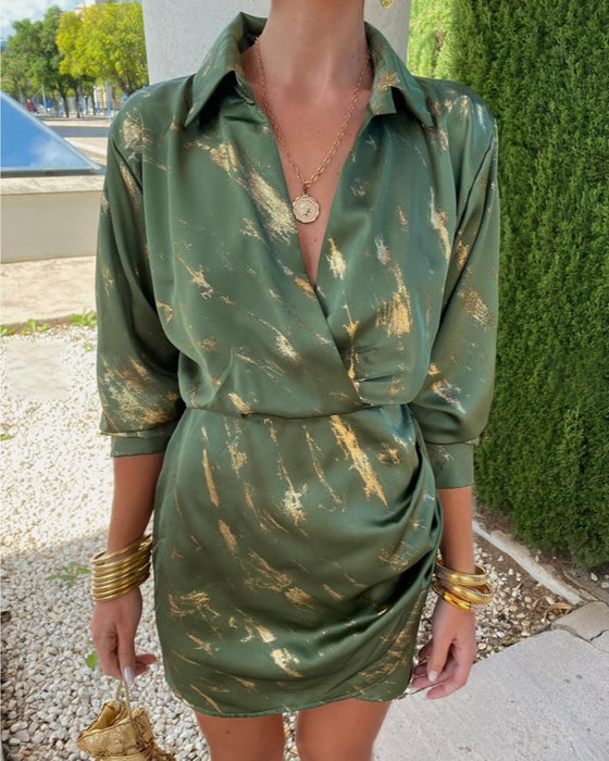 Elegant kort klänning i slag