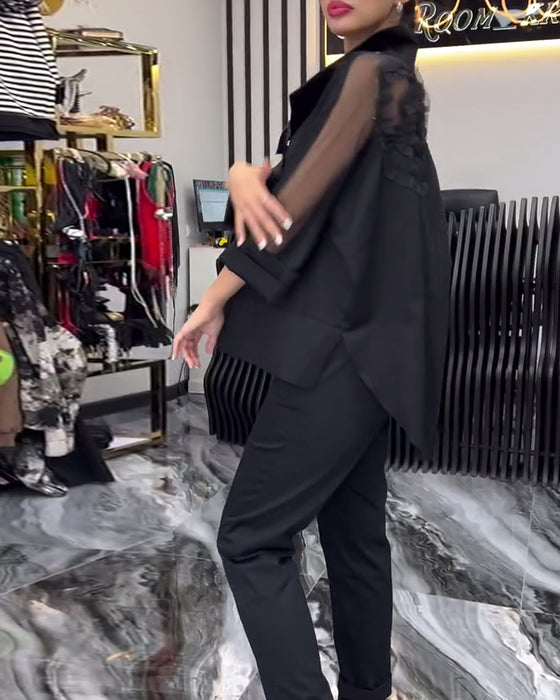 Lapelblom i spets med lapptäcke