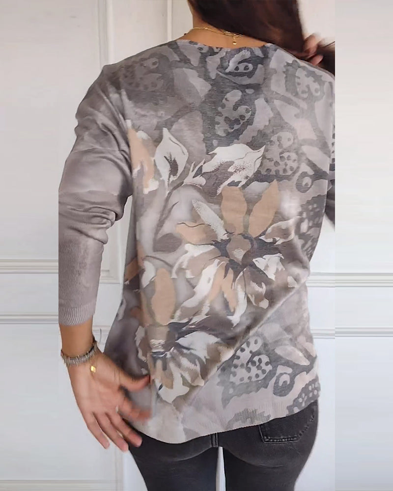 Långärmad topp med V-ringad vintage med blommigt tryck