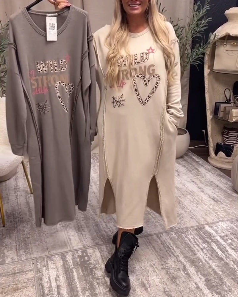 Långärmad lös klänning med tryck