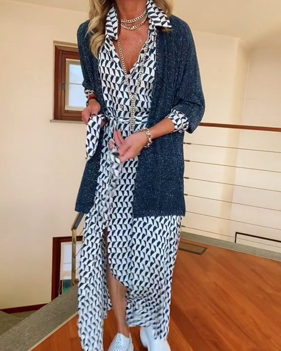 Klänning med geometriskt tryck i lapel