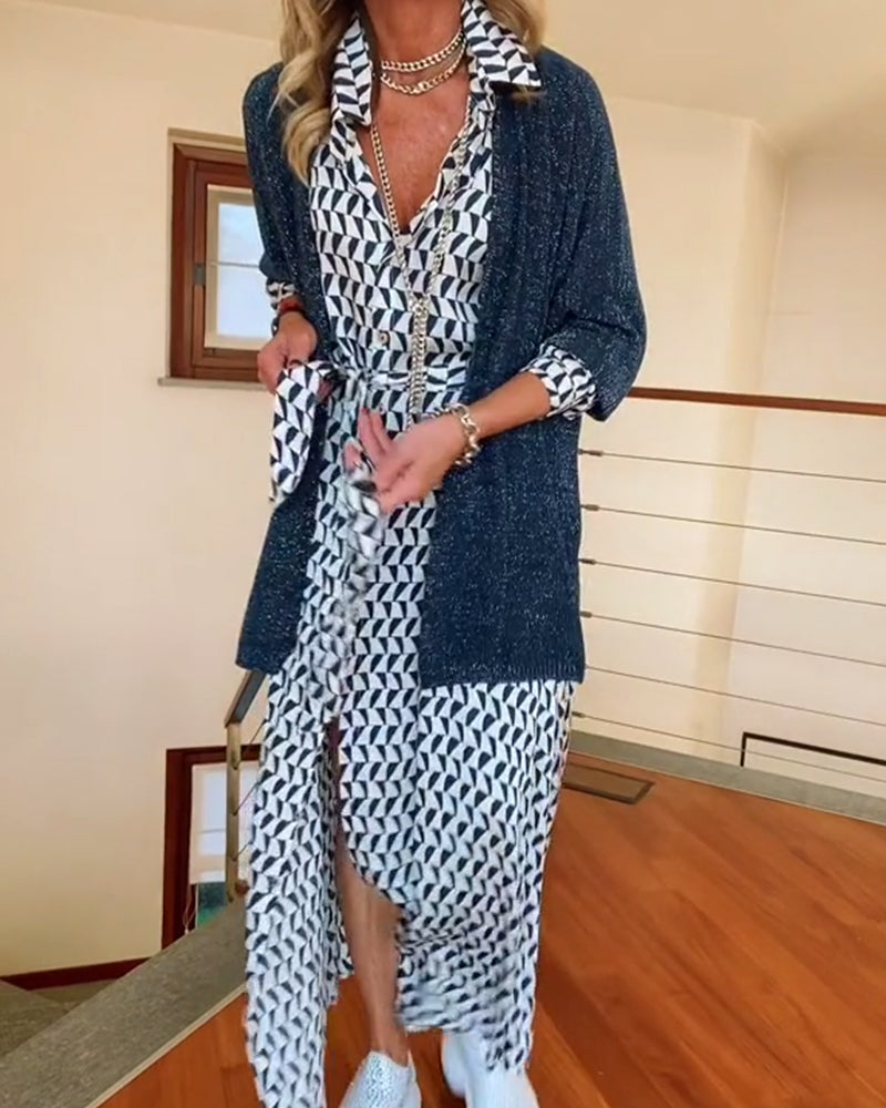 Klänning med geometriskt tryck i lapel