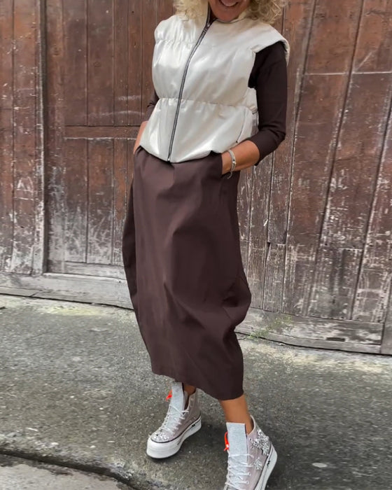 Enkel långärmad klänning i enfärgad ficka