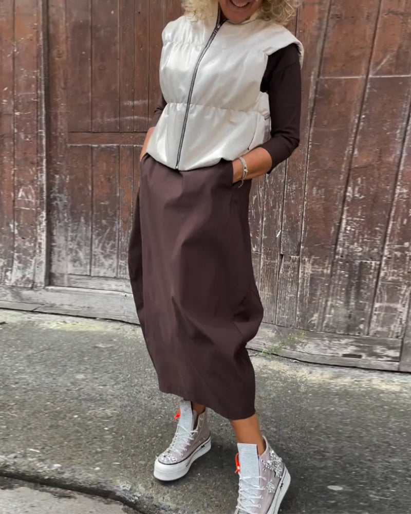 Enkel långärmad klänning i enfärgad ficka