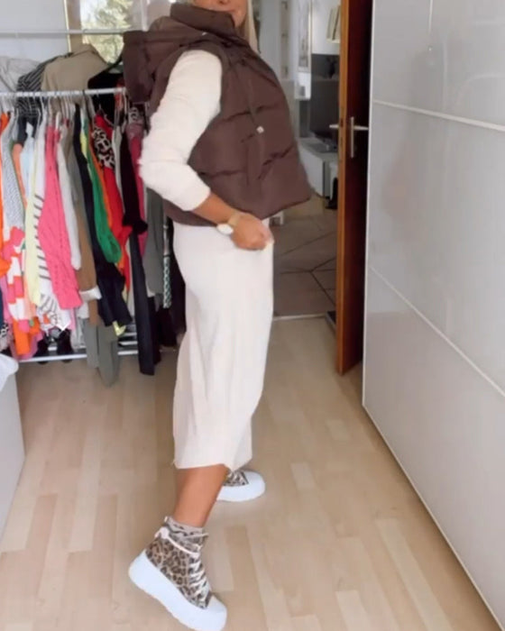 Enfärgad kappa med huva