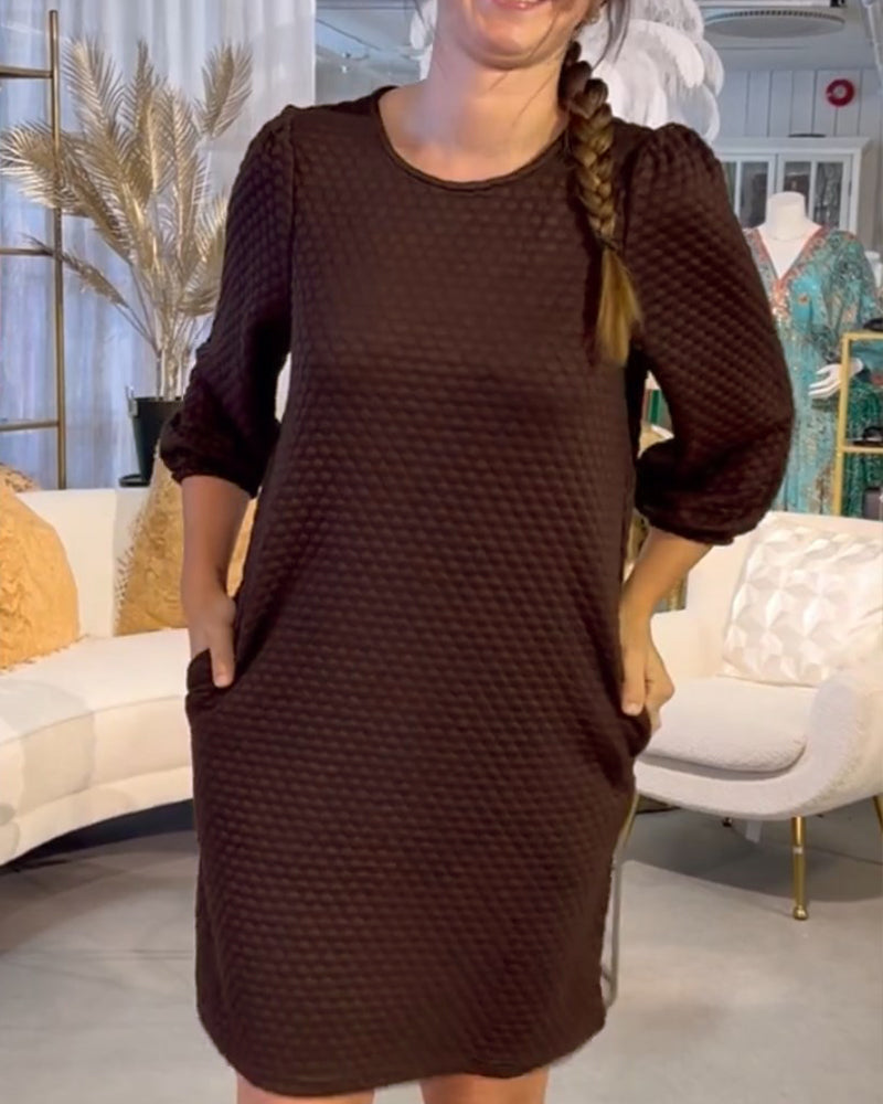 Elegant enfärgad klänning