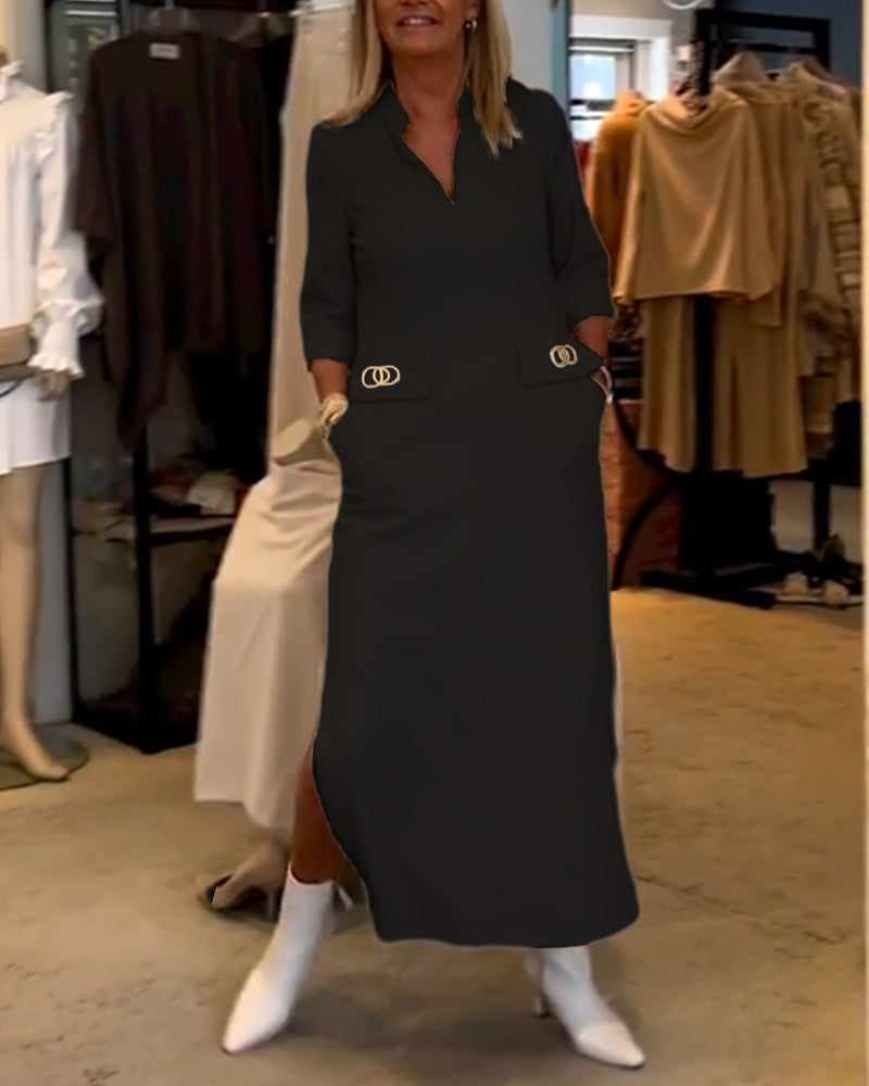 Enfärgad klänning med 3/4-ärm slits