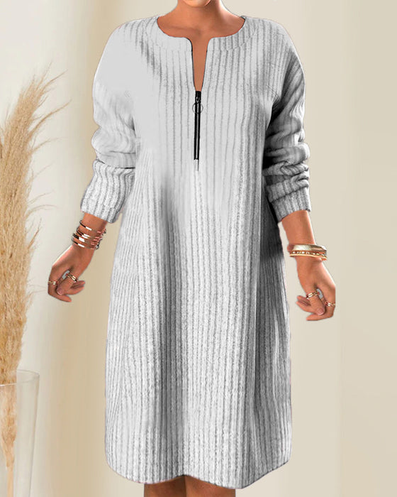 Enfärgad klänning med dragkedja