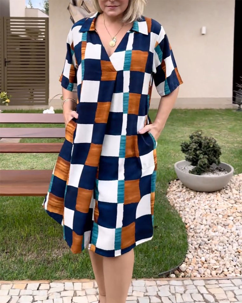 Klänning med korta ärmar och pläd