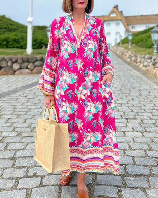 Långärmad lös klänning med v-ringning