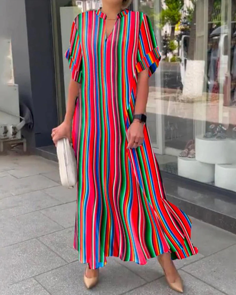 Färgglad V-ringad klänning med randigt tryck