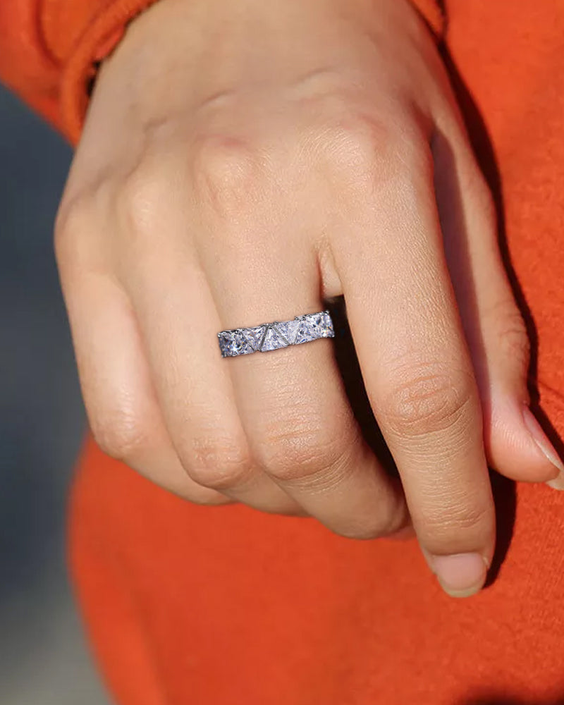 Ringa med triangulär med zirconia