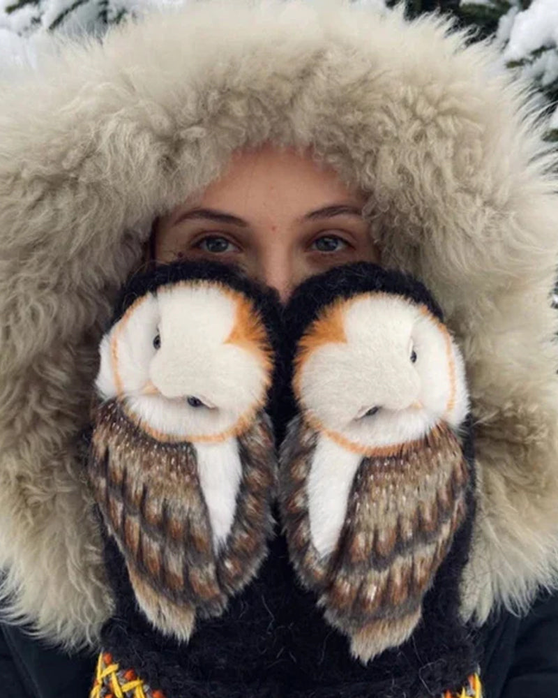 Handvävda nordiska handskar i ylle med ugglor