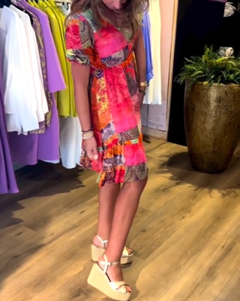 Kortärmad midiklänning med tryck