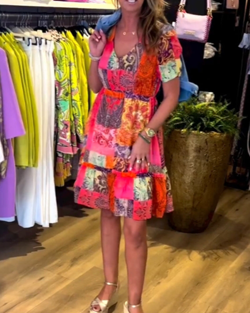 Kortärmad midiklänning med tryck