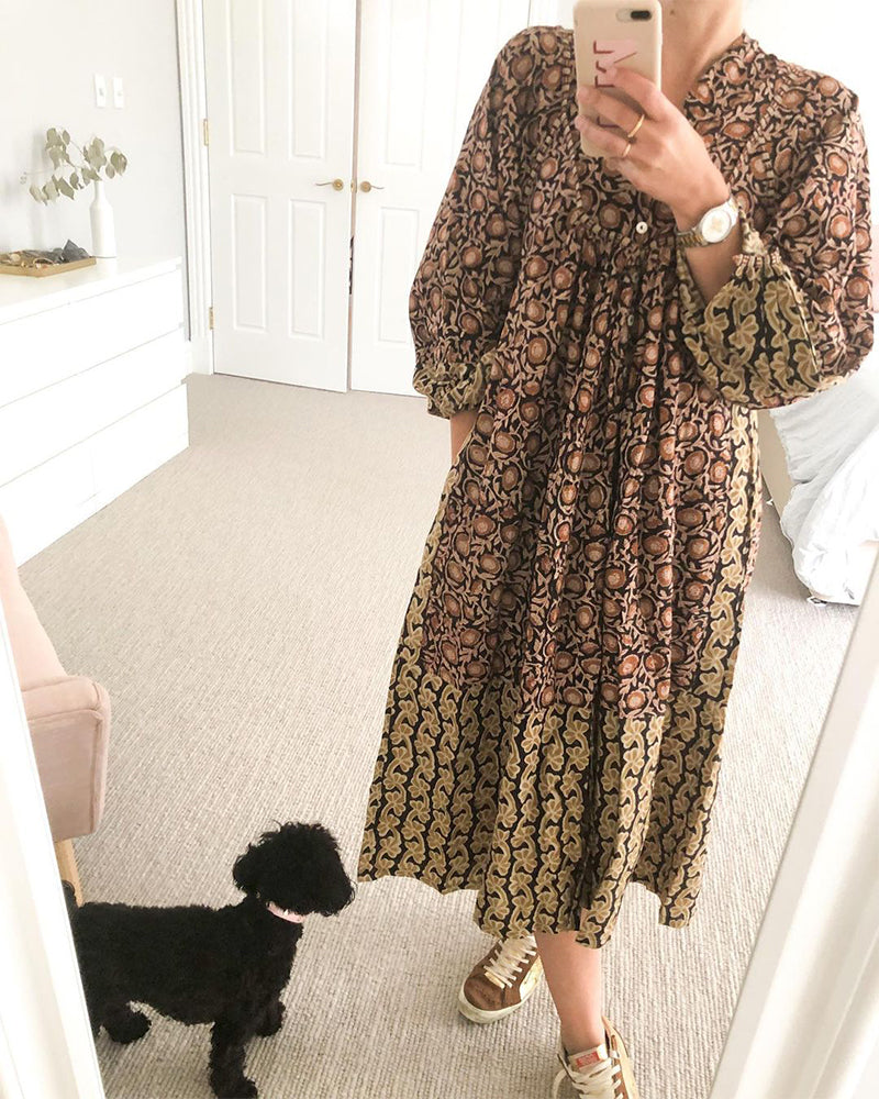 Långärmad klänning med tryck