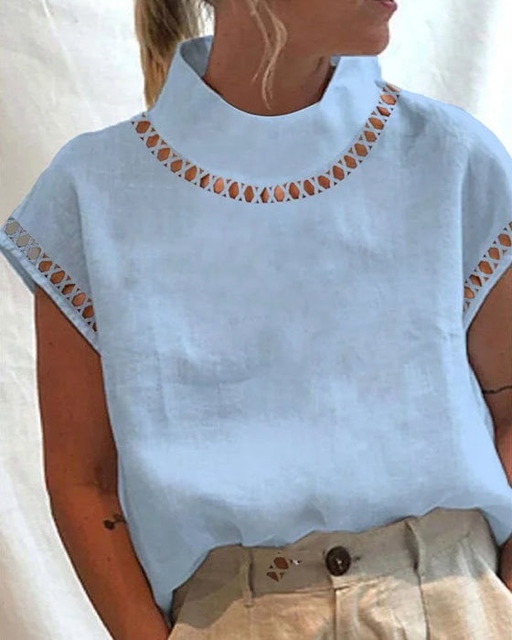 Enfärgad skjorta med spetsstativ krage