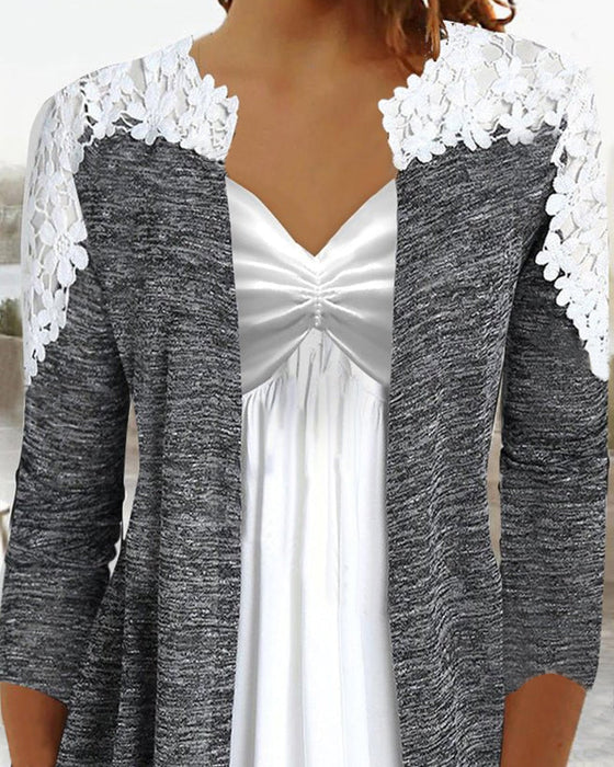 Elegant topp med V-ringning och spets