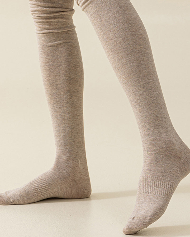 Förtjockade höga strumpor