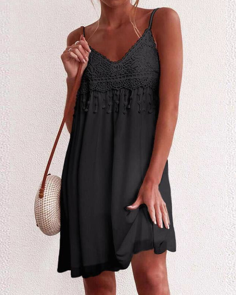 Enfärgad ärmlös spetsklänning