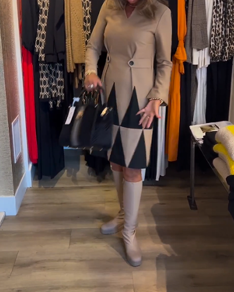 Elegant klänning med geometriskt tryck