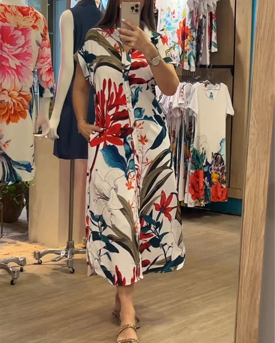 Klänning med korta ärmar och tryckt mönster