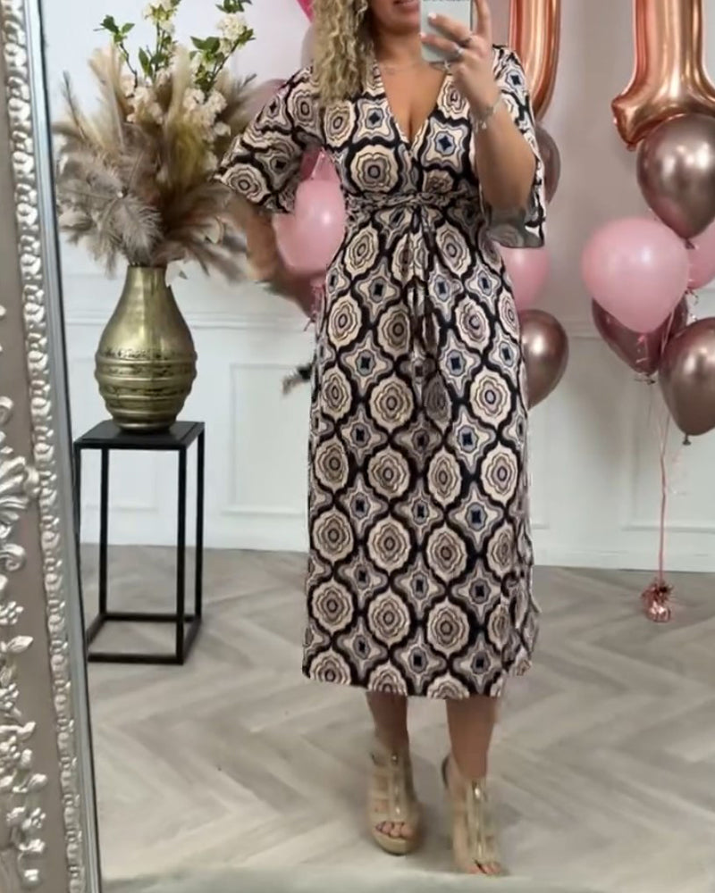 Damklänning med etniskt tryck