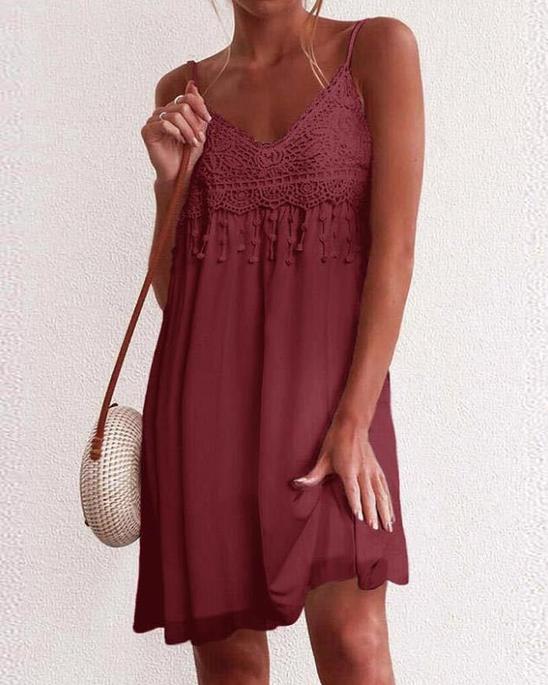 Enfärgad ärmlös spetsklänning