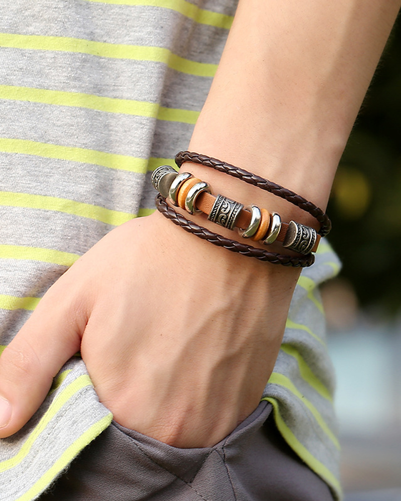 Handpärlat flerlagers läderarmband