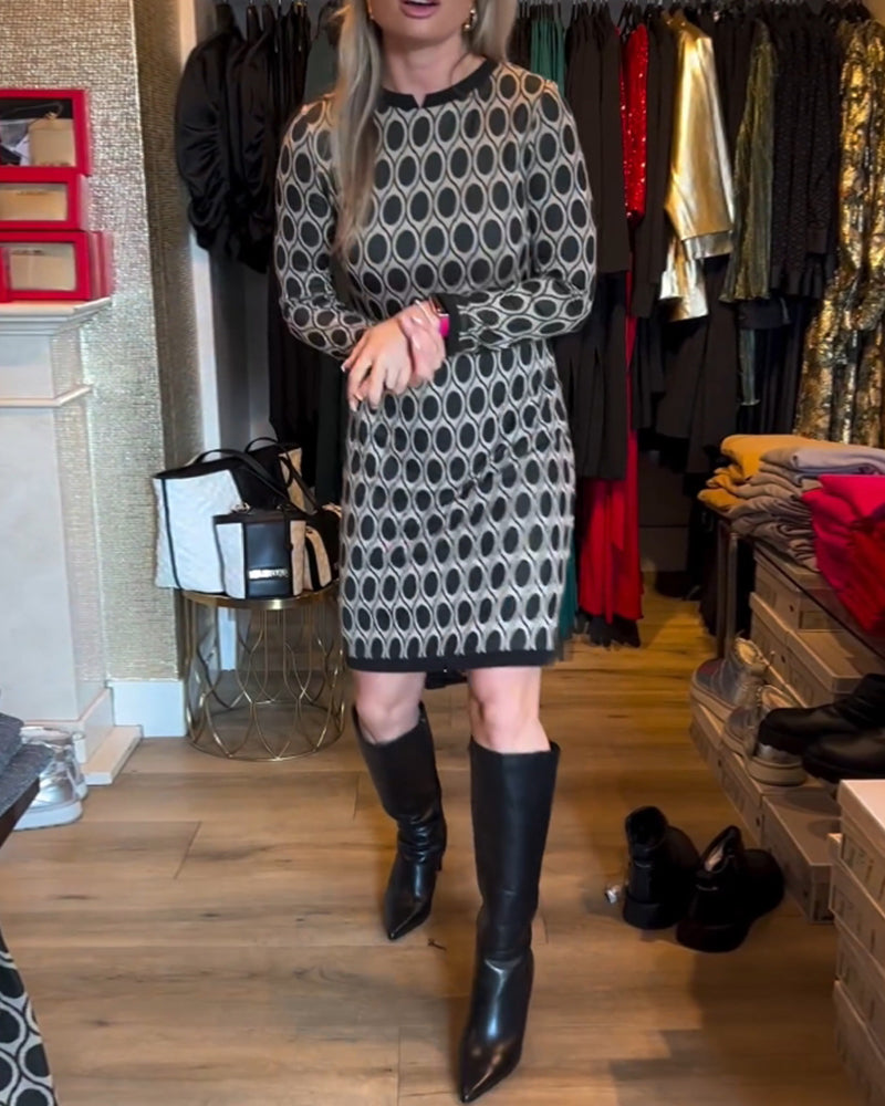 Knälång Klänning med prickigt tryck