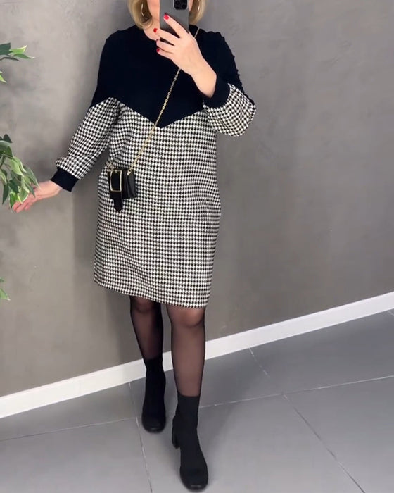 Elegant färgblockklänning med rutor