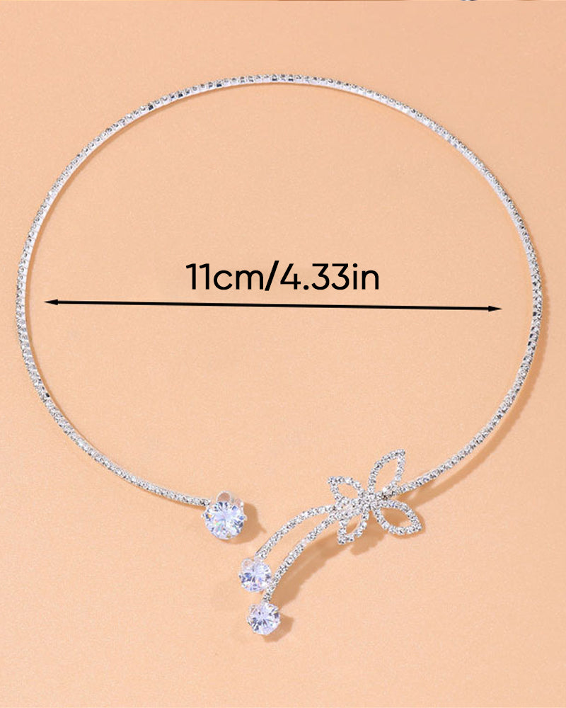 Halsband med fjäril