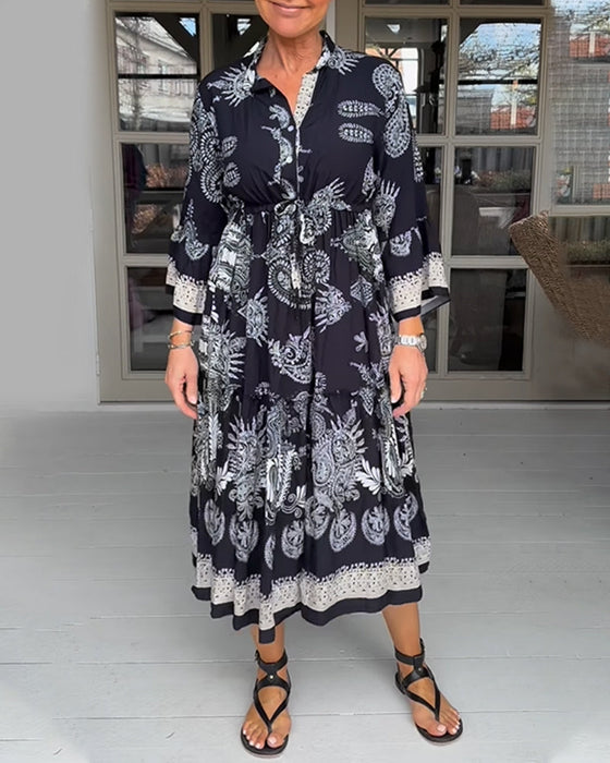 Lös klänning med retromönster