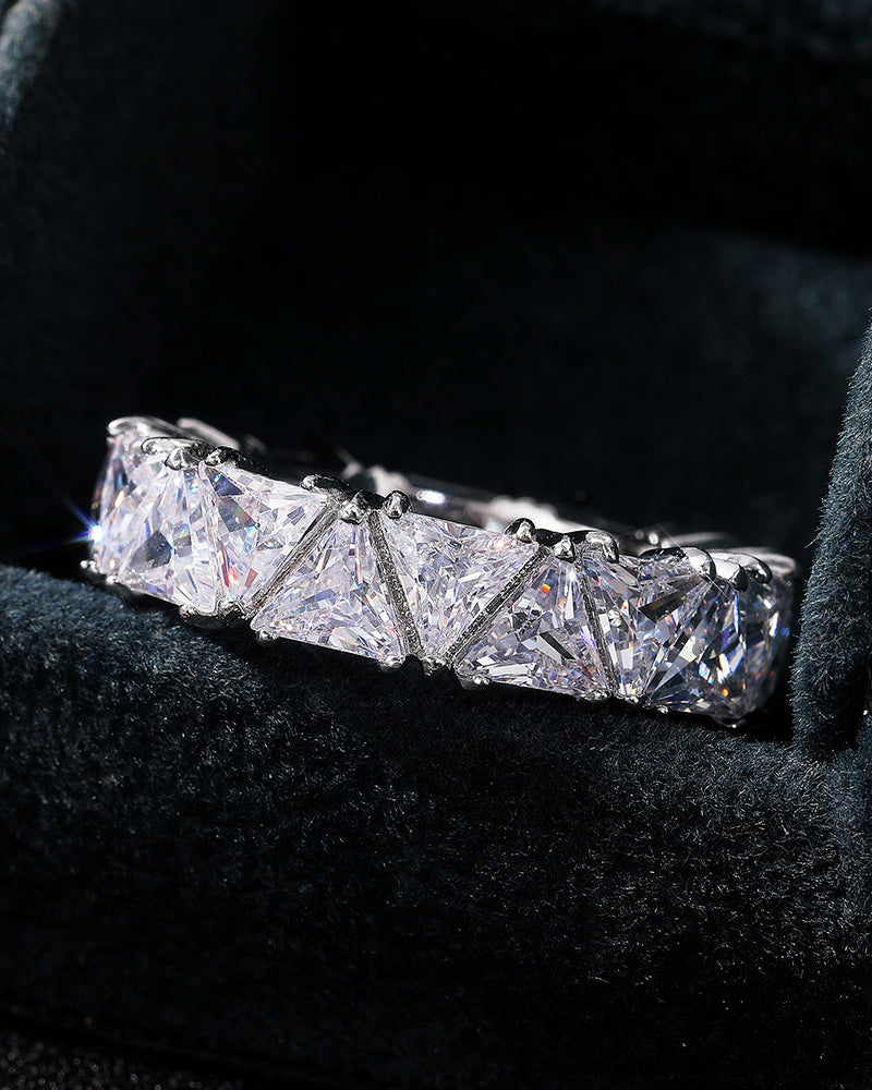Ringa med triangulär med zirconia