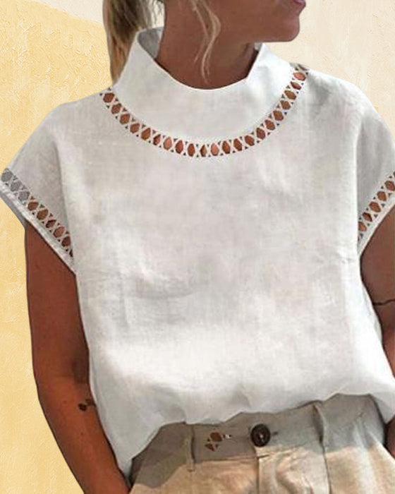 Enfärgad skjorta med spetsstativ krage