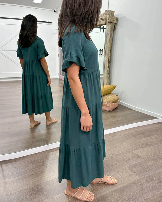 Klänning med lösa ärmar och paneler