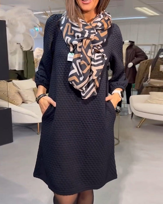 Elegant enfärgad klänning