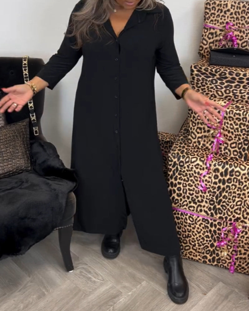 Klänning med knappar och V-ringning