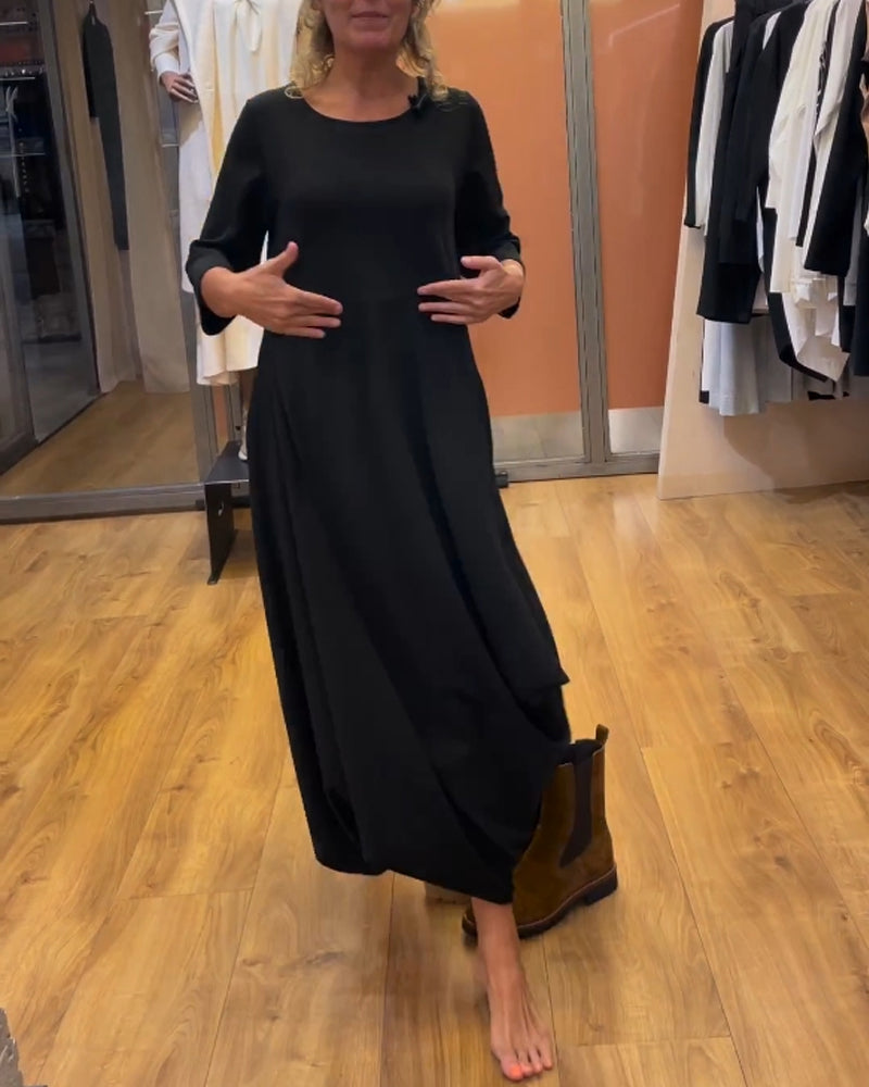 Klänning med långa ärmar och rund hals