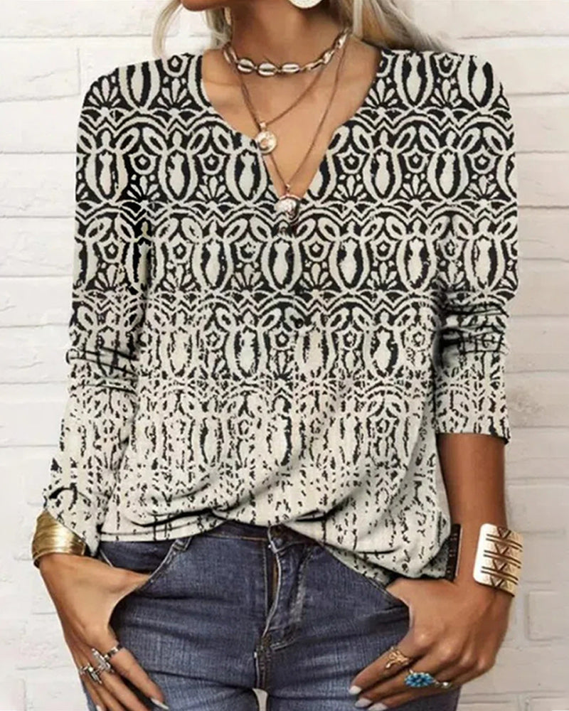 Långärmad topp med V-ringad och tryck