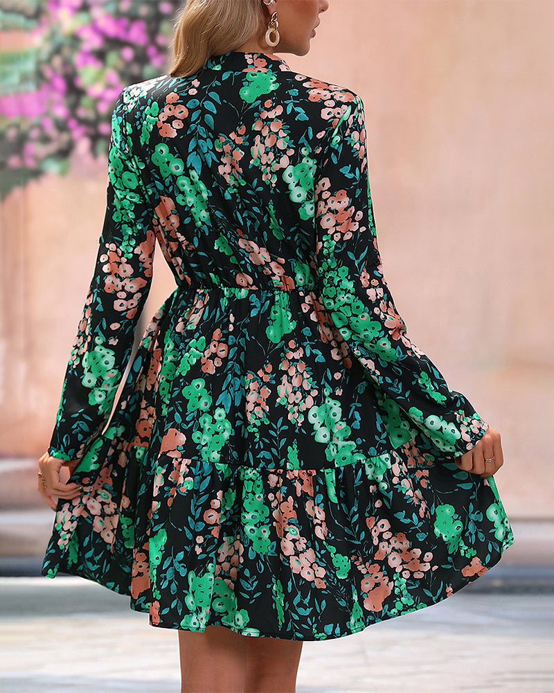 Stilfull elegant klänning med blommönster